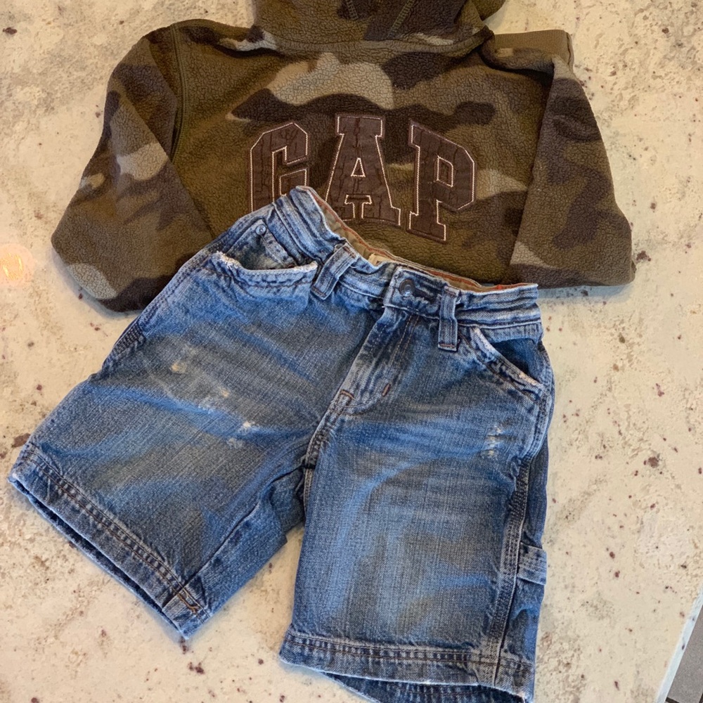 Gap kids carpenter shorts.